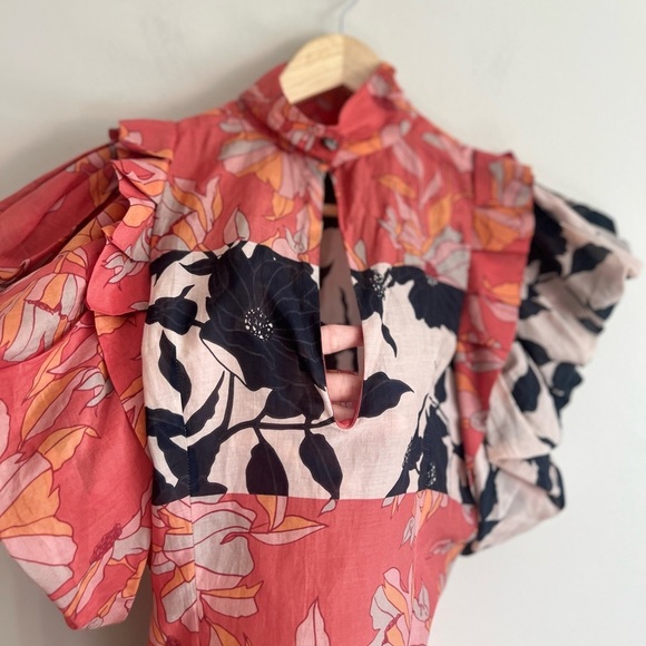 Isla & White  Silk Top - Picture 2 of 12